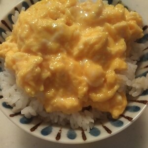 スクランブルエッグ丼